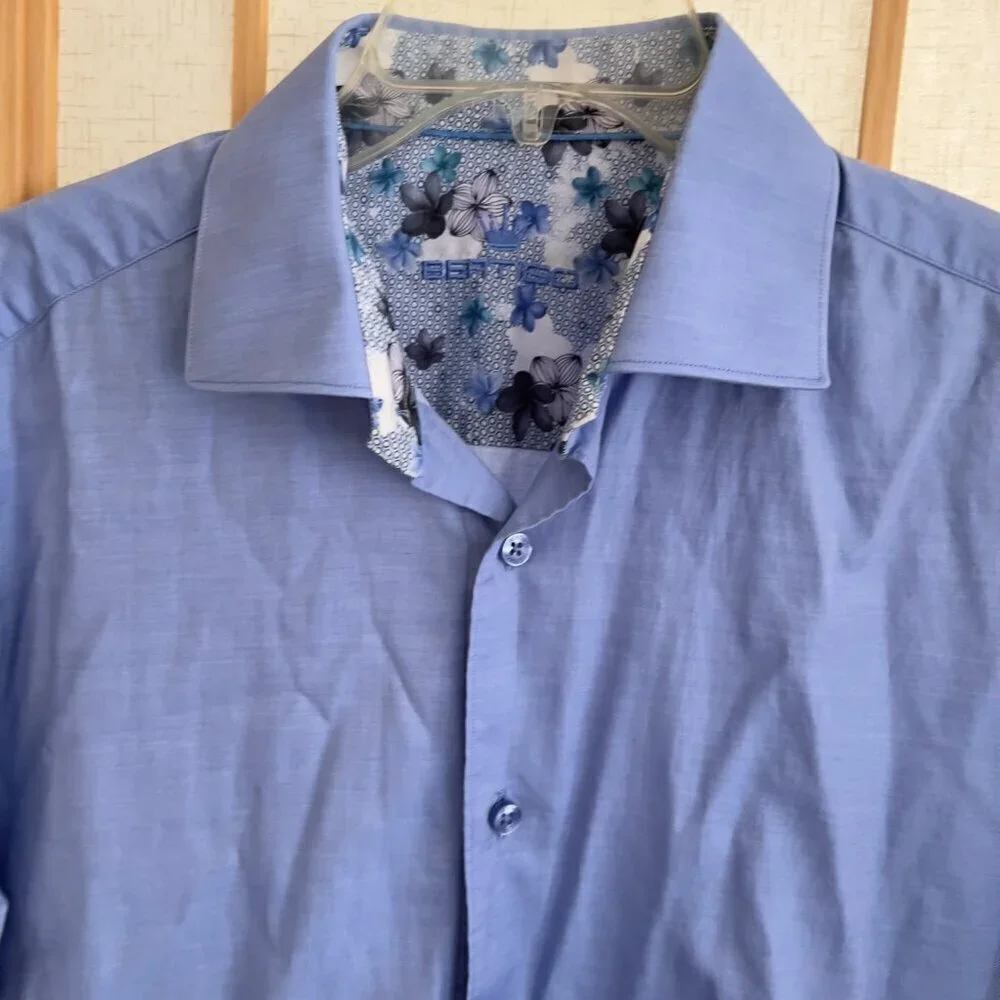 Bertigo Light Blue 100% Cotton Short Sleeve button shirt Men sz L